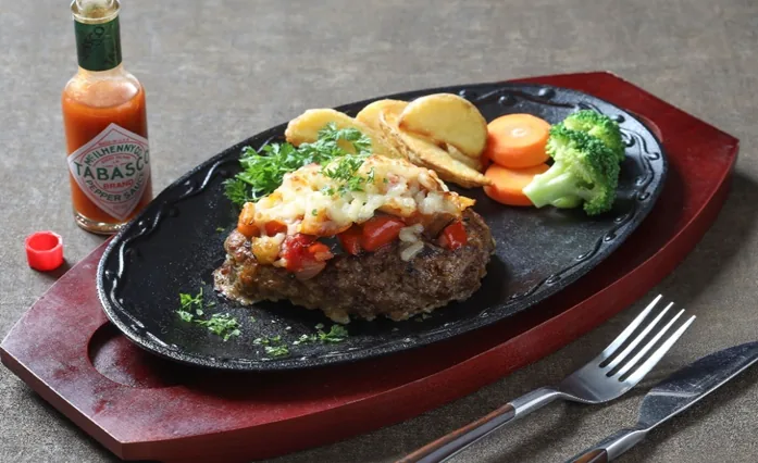 ホットラタトゥイユ チーズ焼きハンバーグ