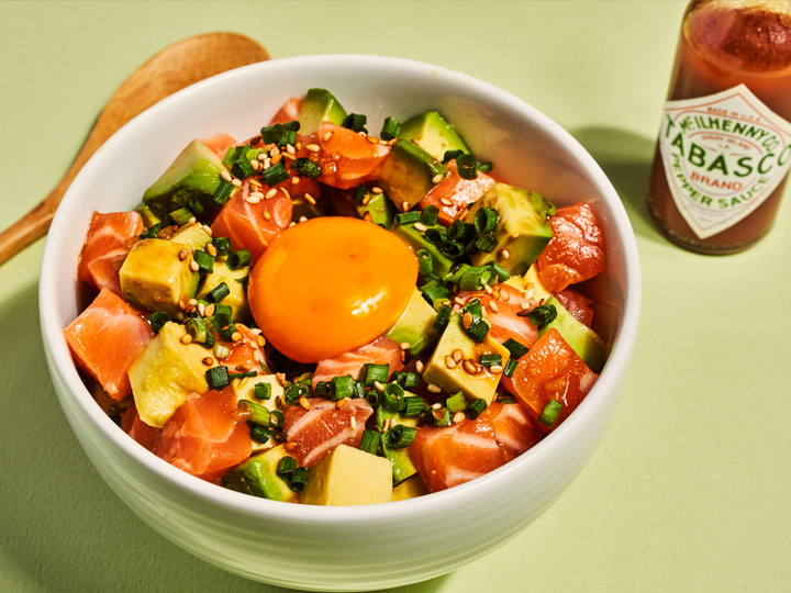 サーモンアボカド丼 | TABASCO® Recipes