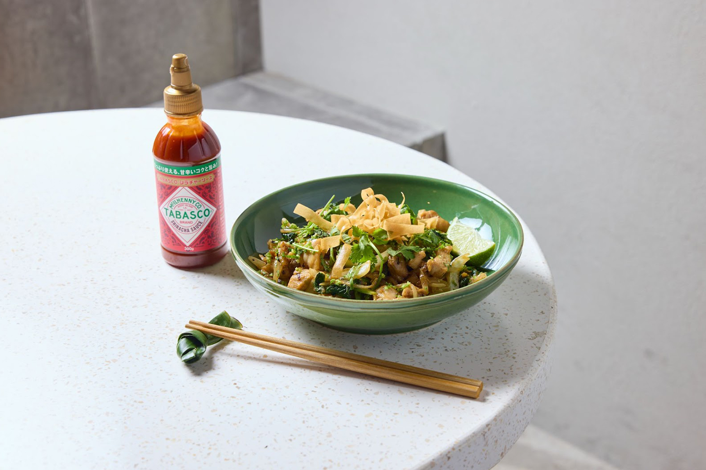 ピリ辛パッタイ × TABASCO®シラチャーソース