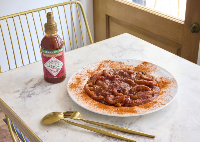 レッドパスタ×TABASCO®シラチャーソース