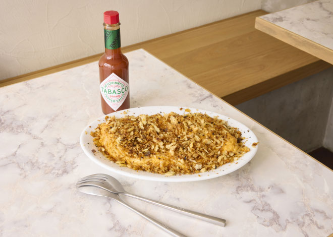 濃厚たまごとスパイシーパン粉のパスタ×TABASCO®ハラペーニョソース