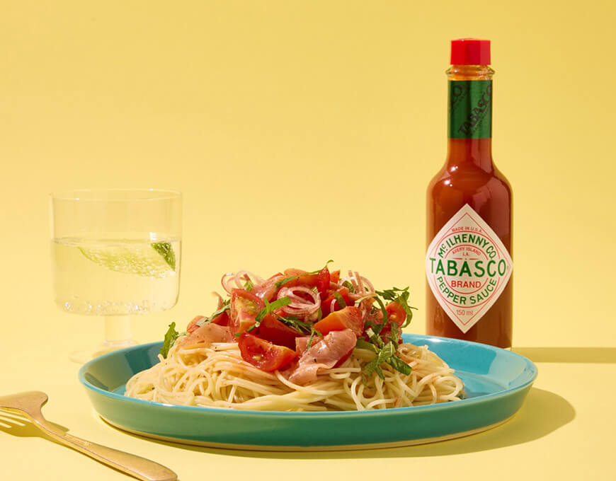TABASCO® オリジナルレッドペパーソース
✕︎
トマトと生ハムの冷製パスタ